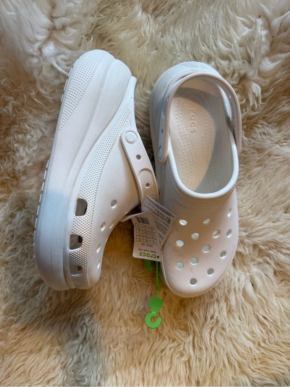NWT $75 Crocs Men 11 Classic Crush Platform Clog slip On shoes sandals Cream
